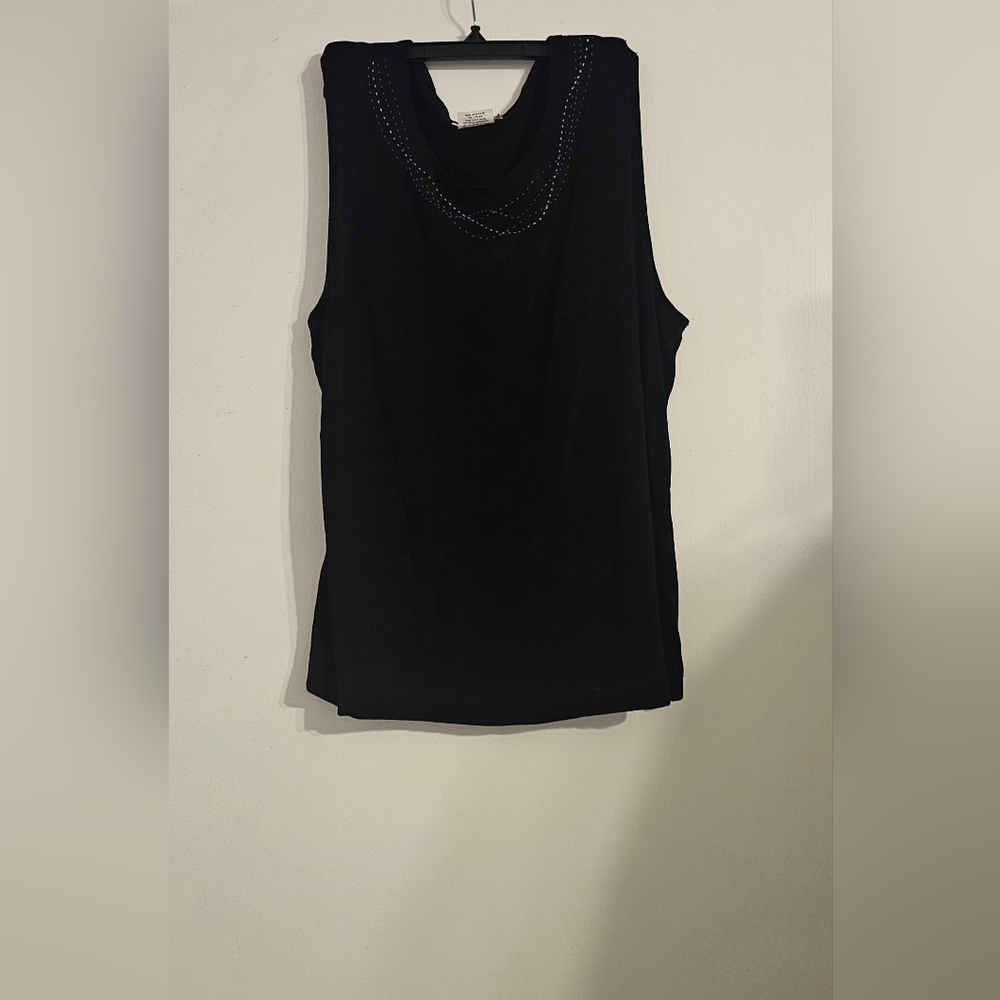 Chic Black Sleeveless Tank Top